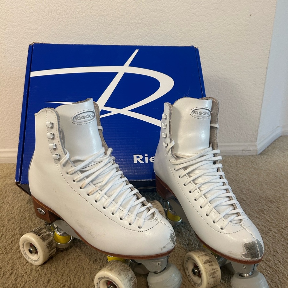 Riedel 220 White Roller Skates 6.5 Womens